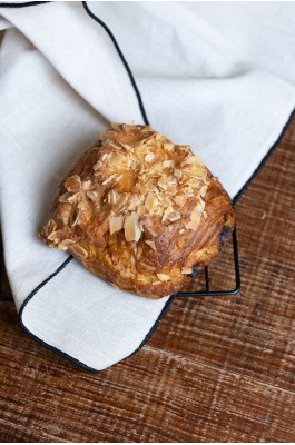 Pain chocolat aux amandes